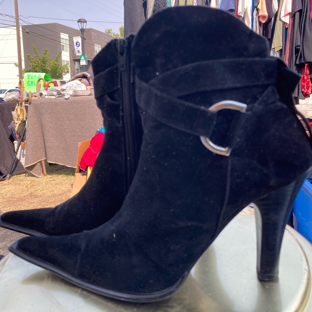 Chic Black Suede Heeled Boots